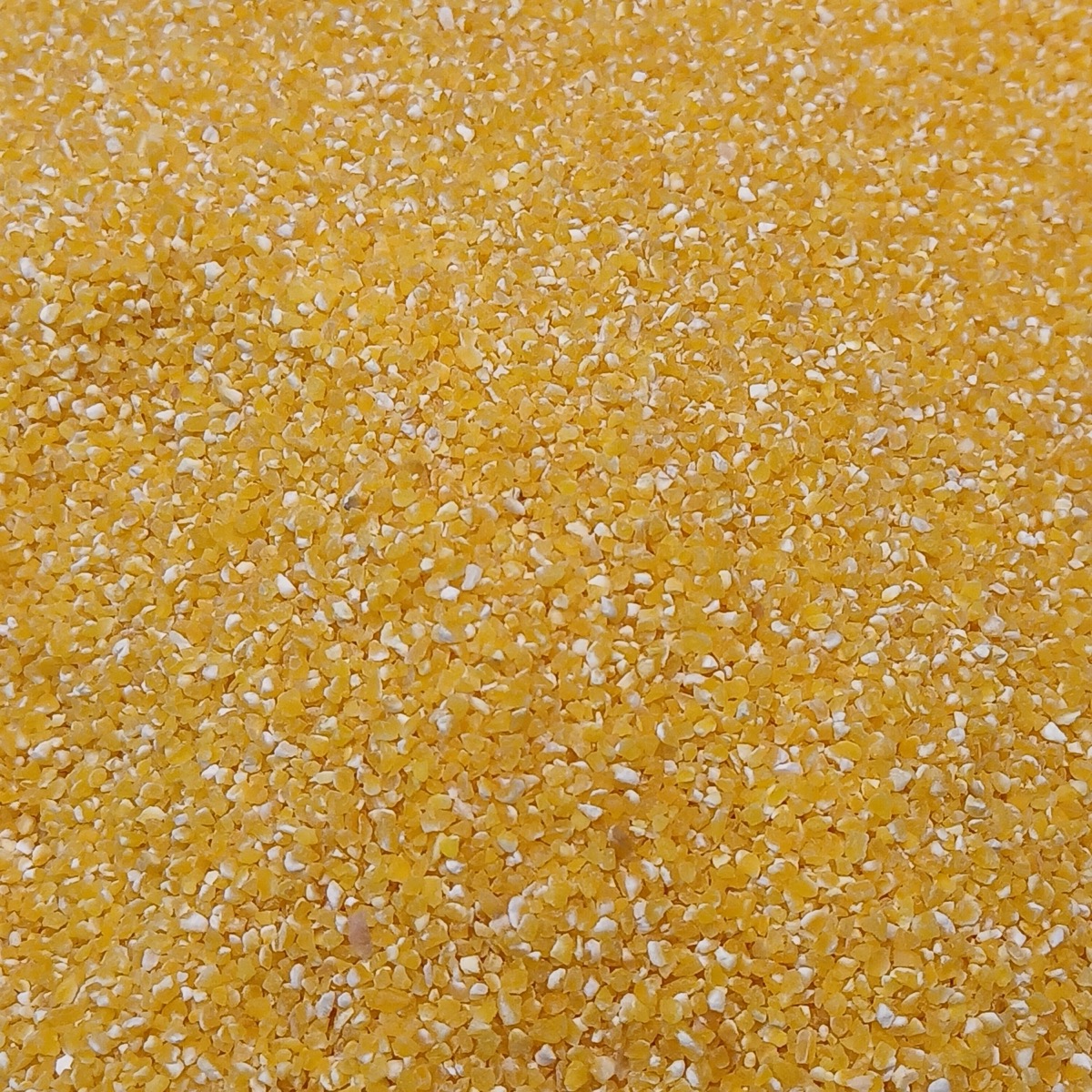 Cracked corn 15kg bags